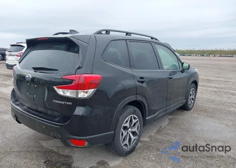 2022 Subaru Forester Premium z USA, uszkodzony, nr VIN JF2SKADC8NH487424